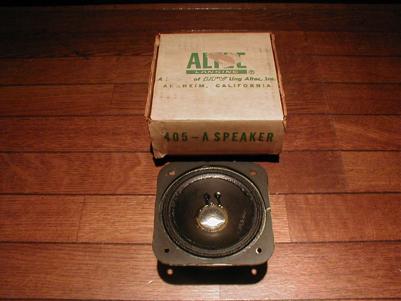ALTEC LANSING ゆかりの 4インチ : Night Has a Thousand Eyes ALTEC LANSING ゆかりの 4インチ : Night Has a Thousand Eyes