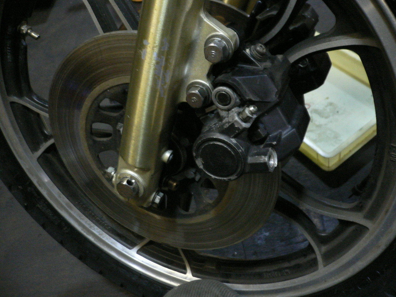 XJ400D フロントホイールタイヤ XJ400D フロントホイールタイヤ