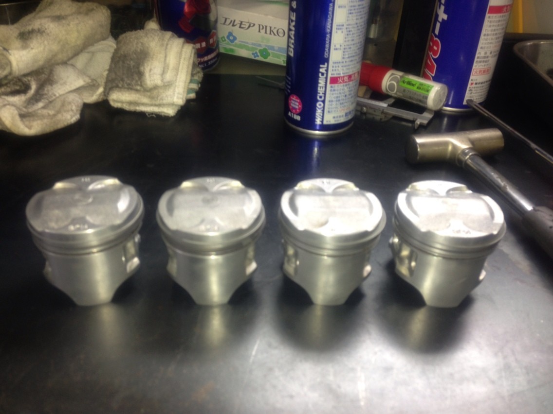 ホンダ　CBR400F シリンダーヘッド　その他　ジャンク ホンダCBR400F シリンダーヘッドその他ジャンク