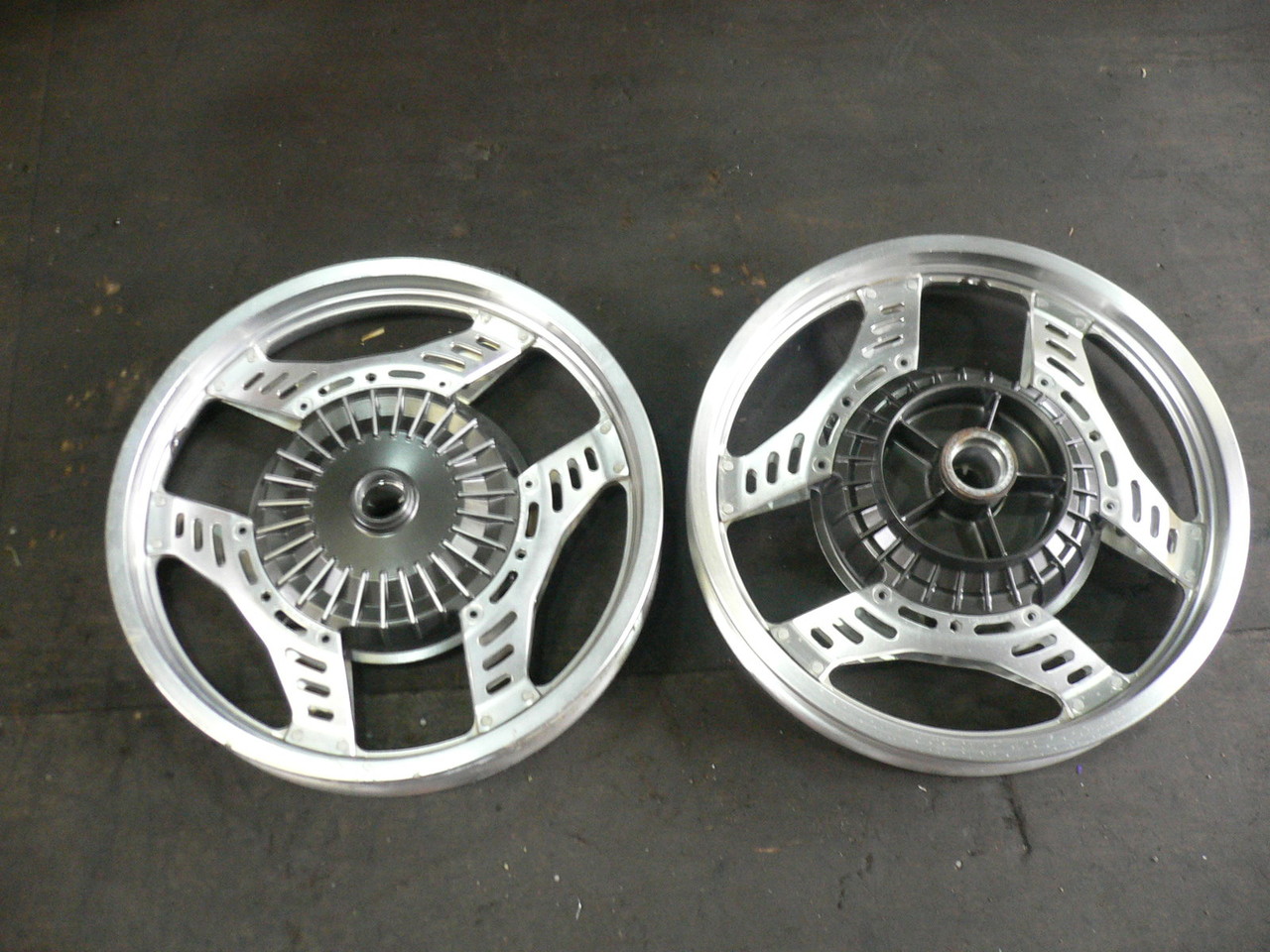 大阪府N様。。。CBX400F ホイール : Deep Fieldのスタッフblog 大阪府N様。。。CBX400F ホイール : Deep Fieldのスタッフblog