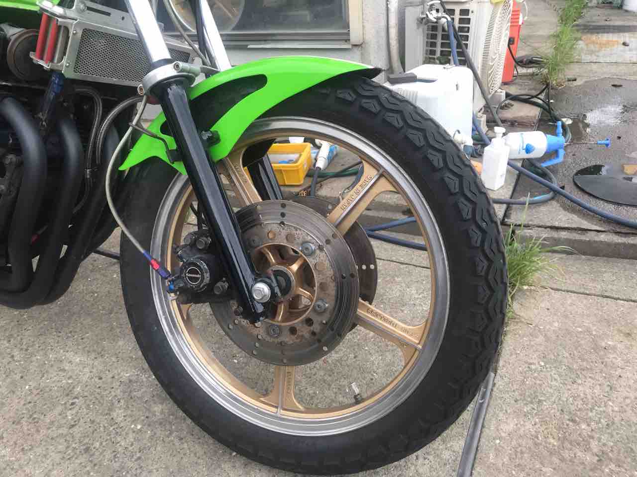 Z400GPフロントフェンダー www.innoleadafrica.com