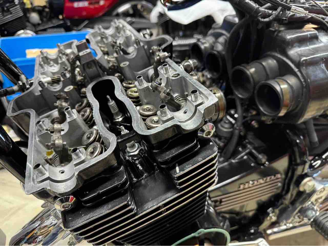 静岡県 U様 CBX400F 1000km点検 シリンダーヘッド交換 : Deep 静岡県 U様 CBX400F 1000km点検 シリンダーヘッド交換 : Deep