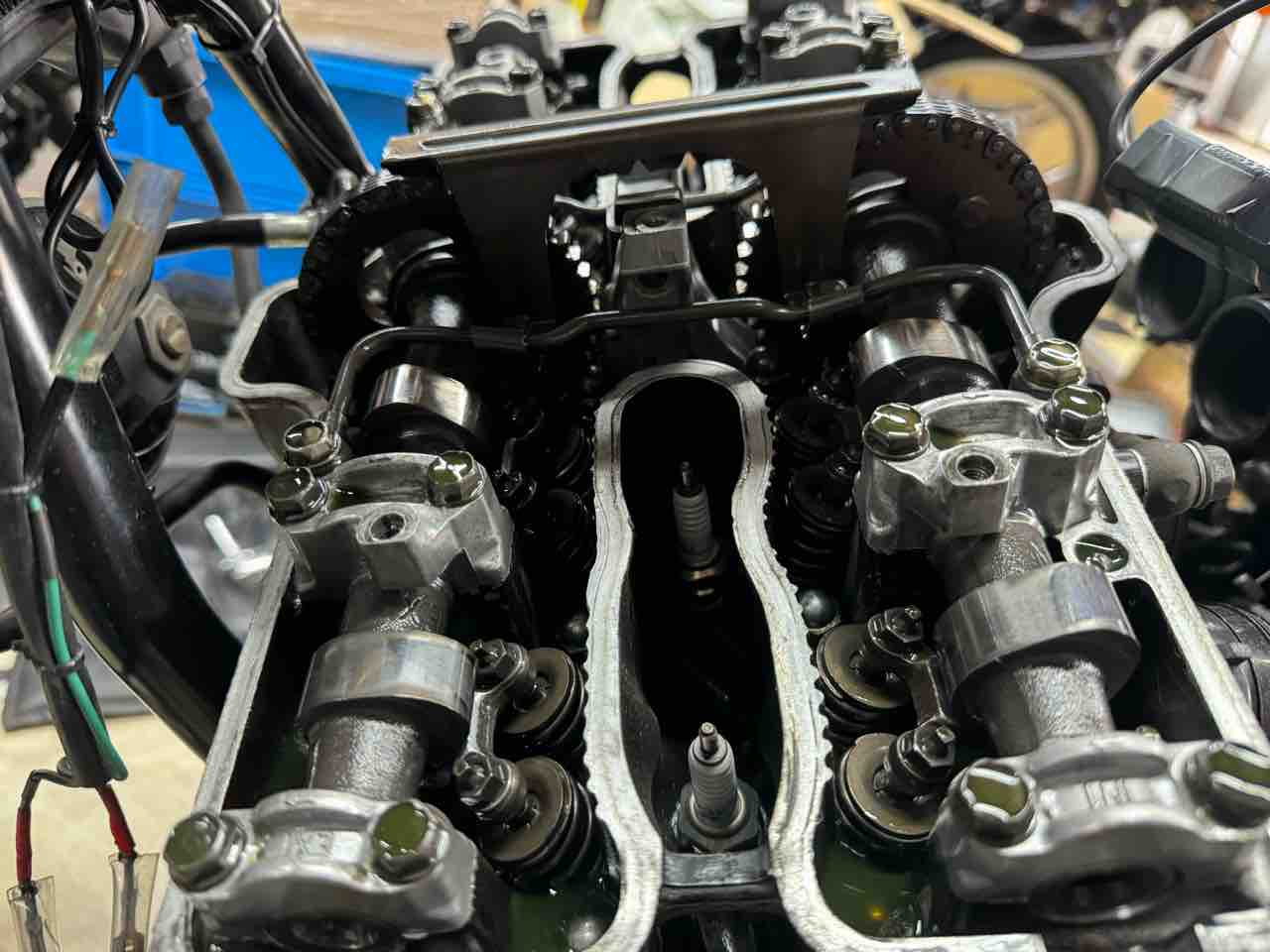 滋賀県 T様 CBX400F シリンダーヘッド前ボルト除去 : Deep Field 滋賀県 T様 CBX400F シリンダーヘッド前ボルト除去 : Deep Field
