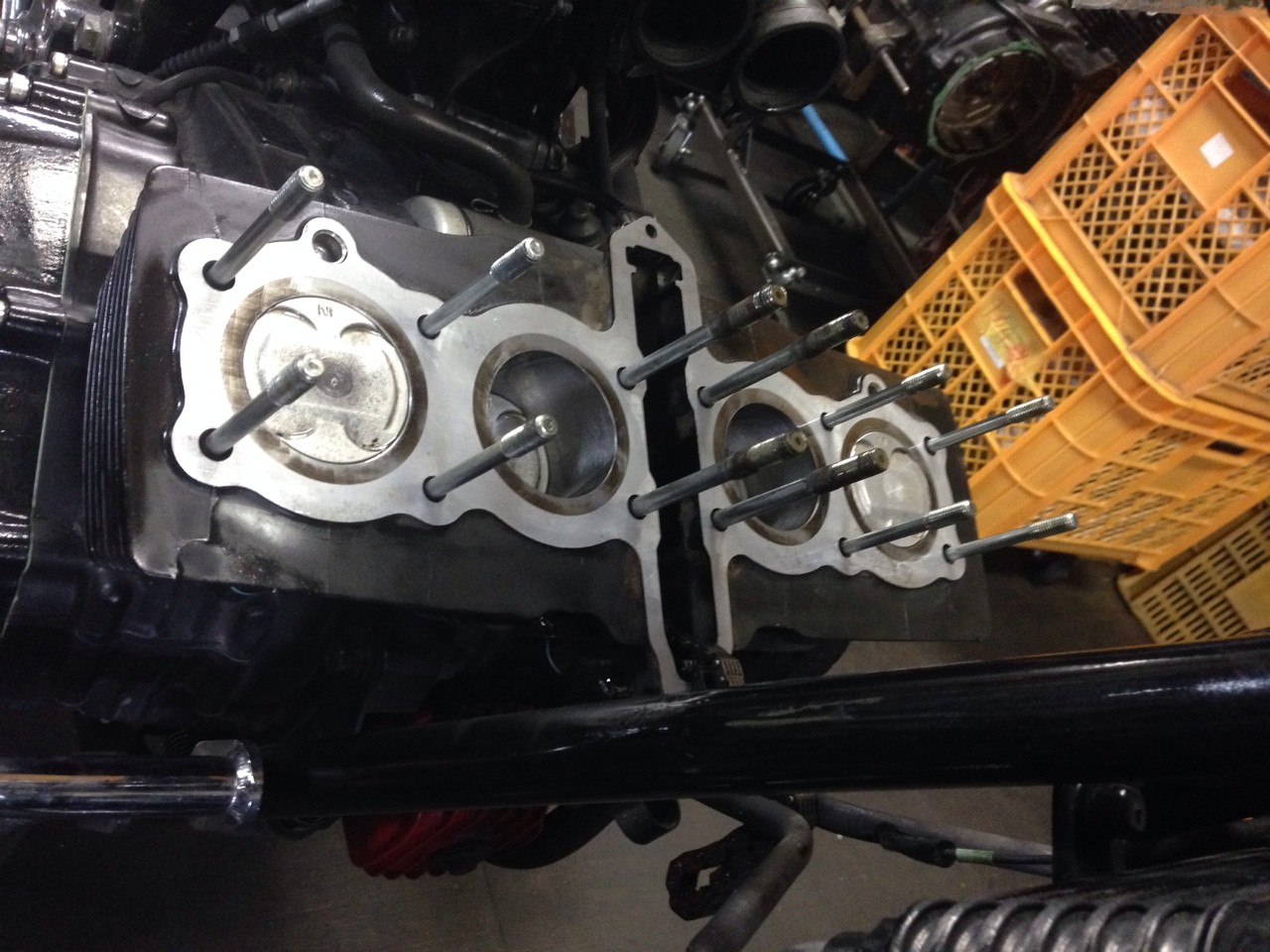 CBX400F | 腰上 LINE=エンジン専門 内燃機加工=OUT : エンジン 