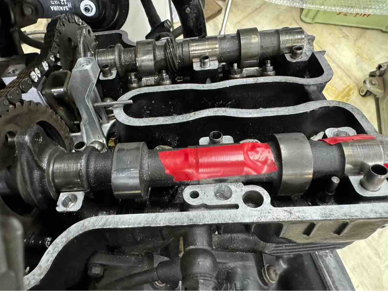 東京都 Y様 CBX400F シリンダーヘッドボルト折れ除去 修正 東京都 Y様 CBX400F シリンダーヘッドボルト折れ除去 修正