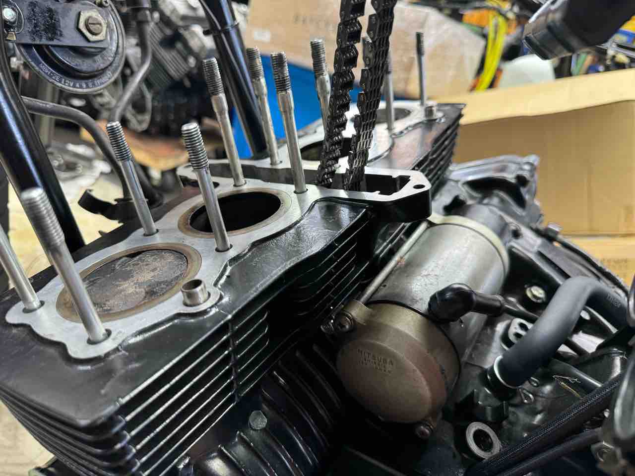 滋賀県 T様 CBX400F シリンダーヘッド前ボルト除去 : Deep Field 滋賀県 T様 CBX400F シリンダーヘッド前ボルト除去 : Deep Field