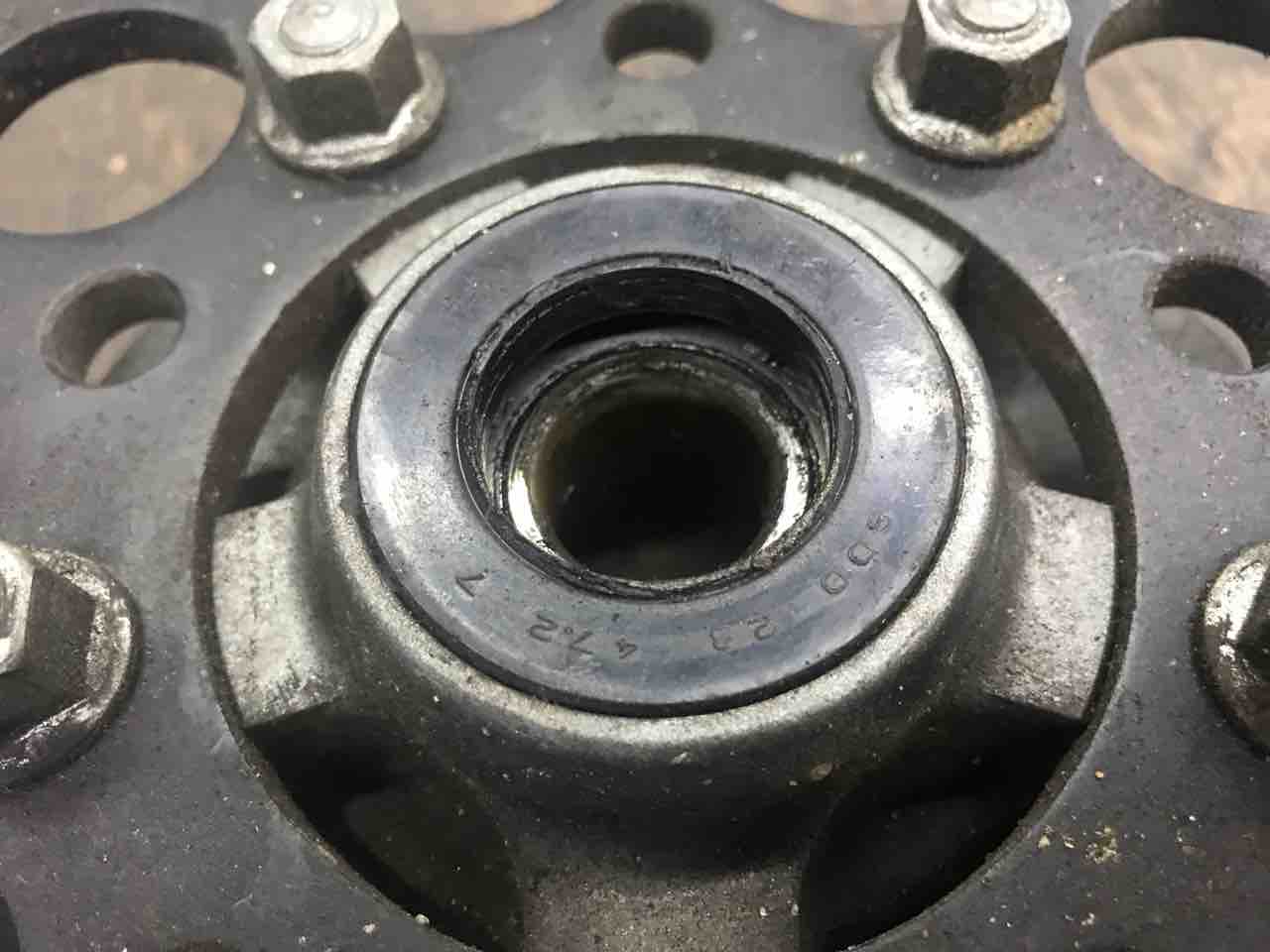 Y様のCBX550F 総合メンテナンス ホイールベアリング編 : Deep