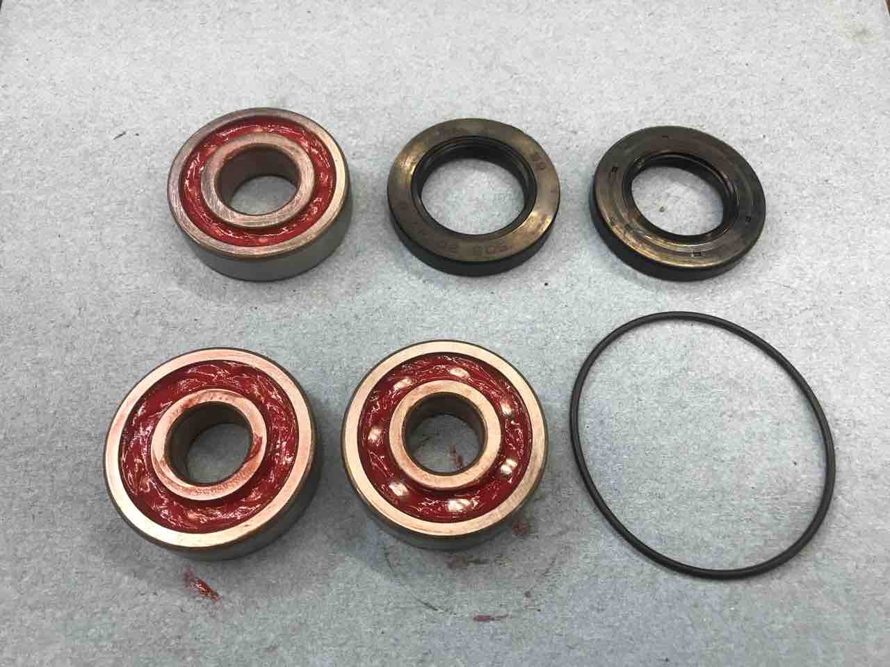 Y様のCBX550F 総合メンテナンス ホイールベアリング編 : Deep