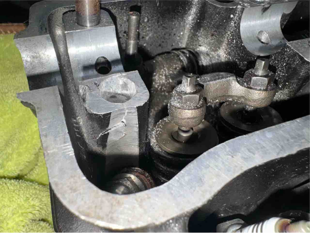 東京都 Y様 CBX400F シリンダーヘッドボルト折れ除去 修正 東京都 Y様 CBX400F シリンダーヘッドボルト折れ除去 修正