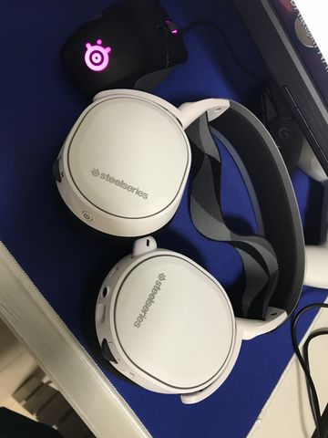 Ps4のヘッドセット壊れる そしてarctis7は神 買ってよかった物