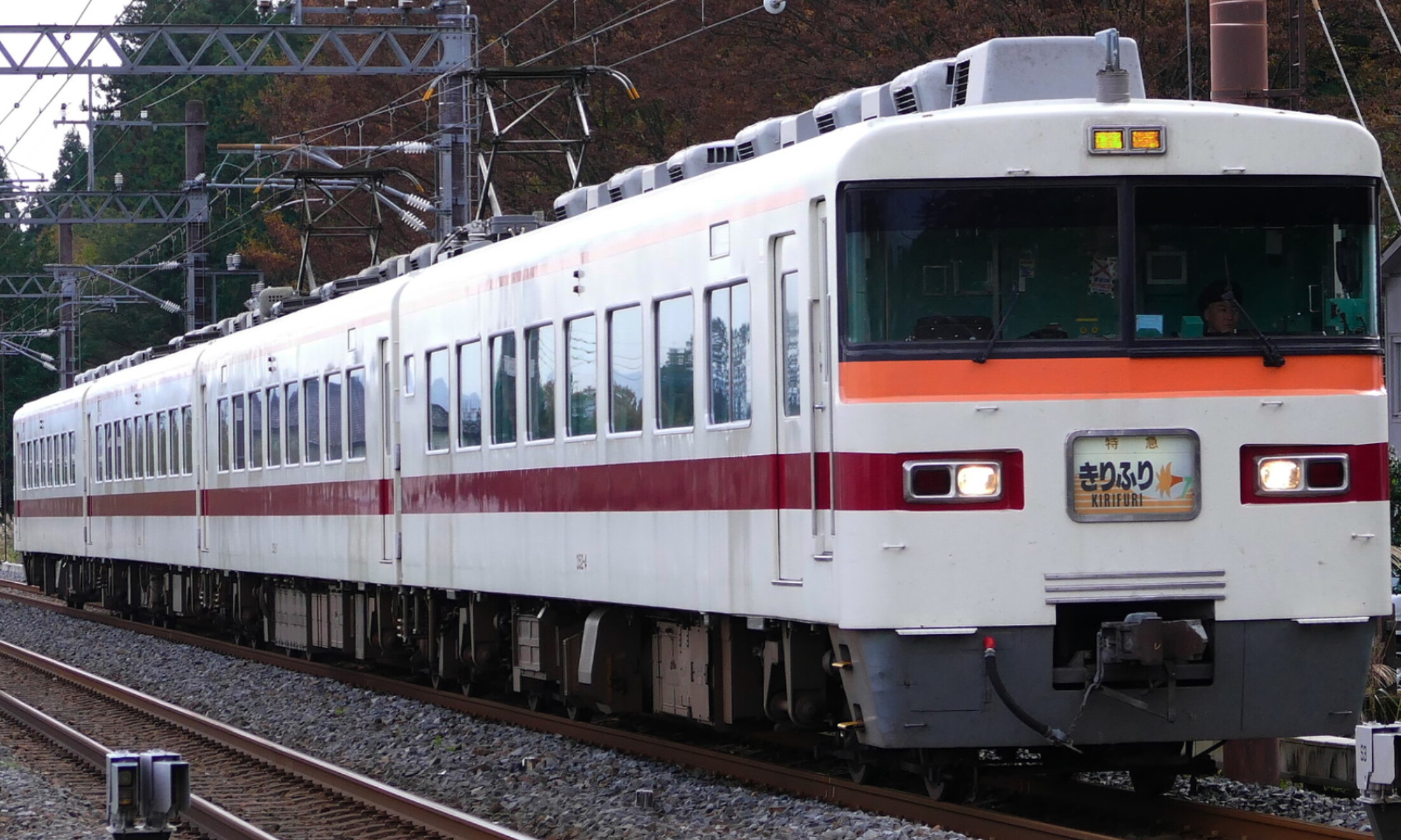 Tobu_350_Series_Limited_Express