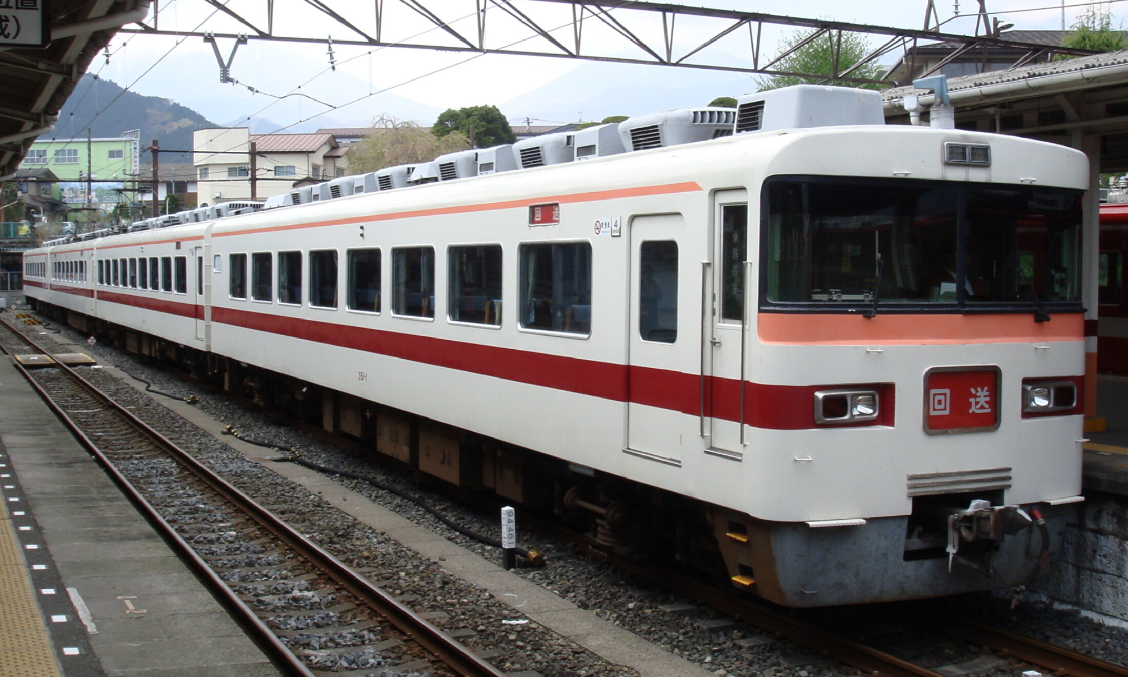 Tobu_350_Series_Limited_Express