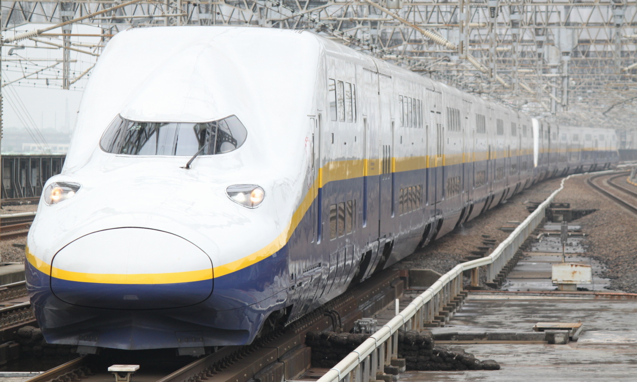 JR_East_Shinkansen_E4_Series