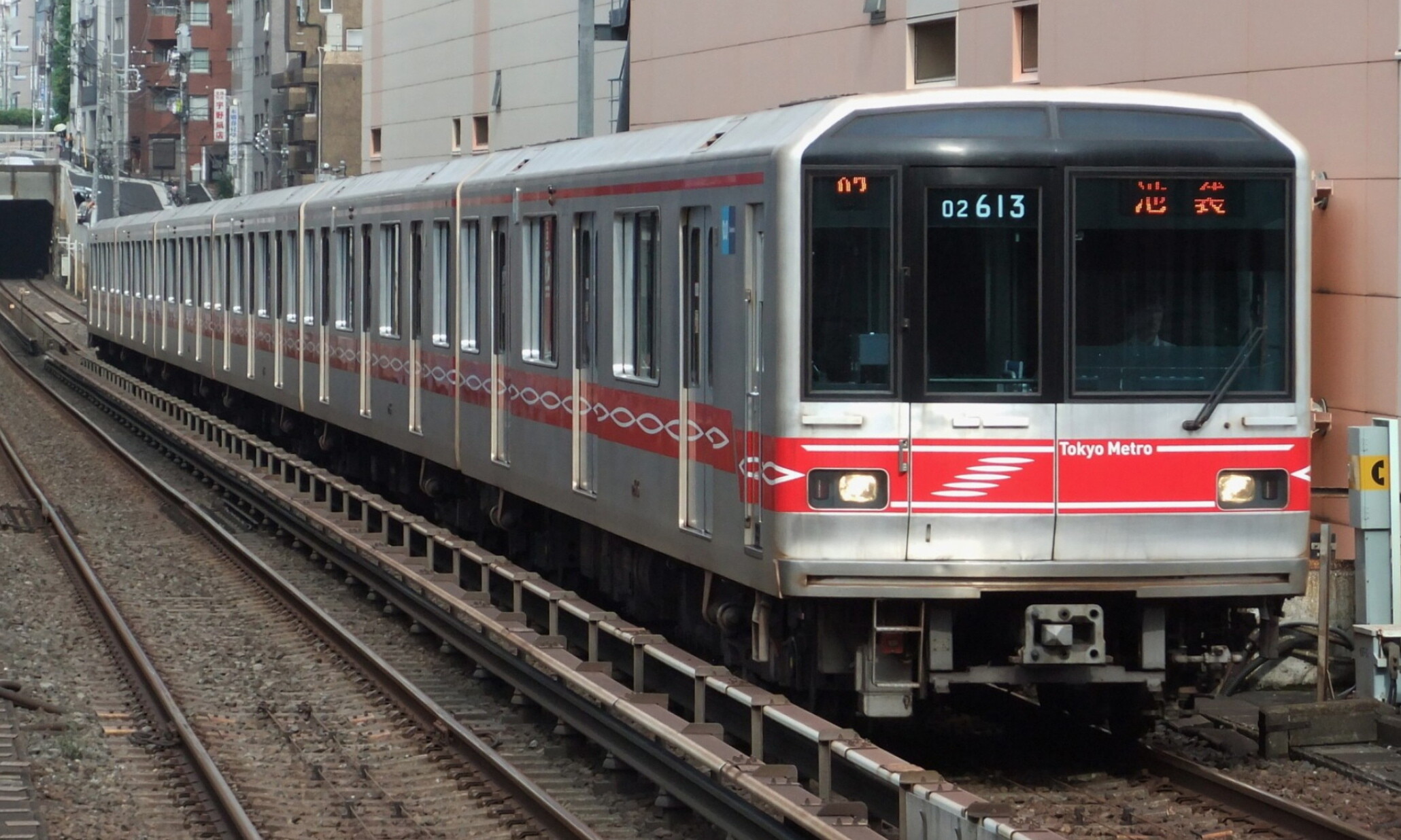Tokyo_Metro_02_Series(Marunouchi_Line)