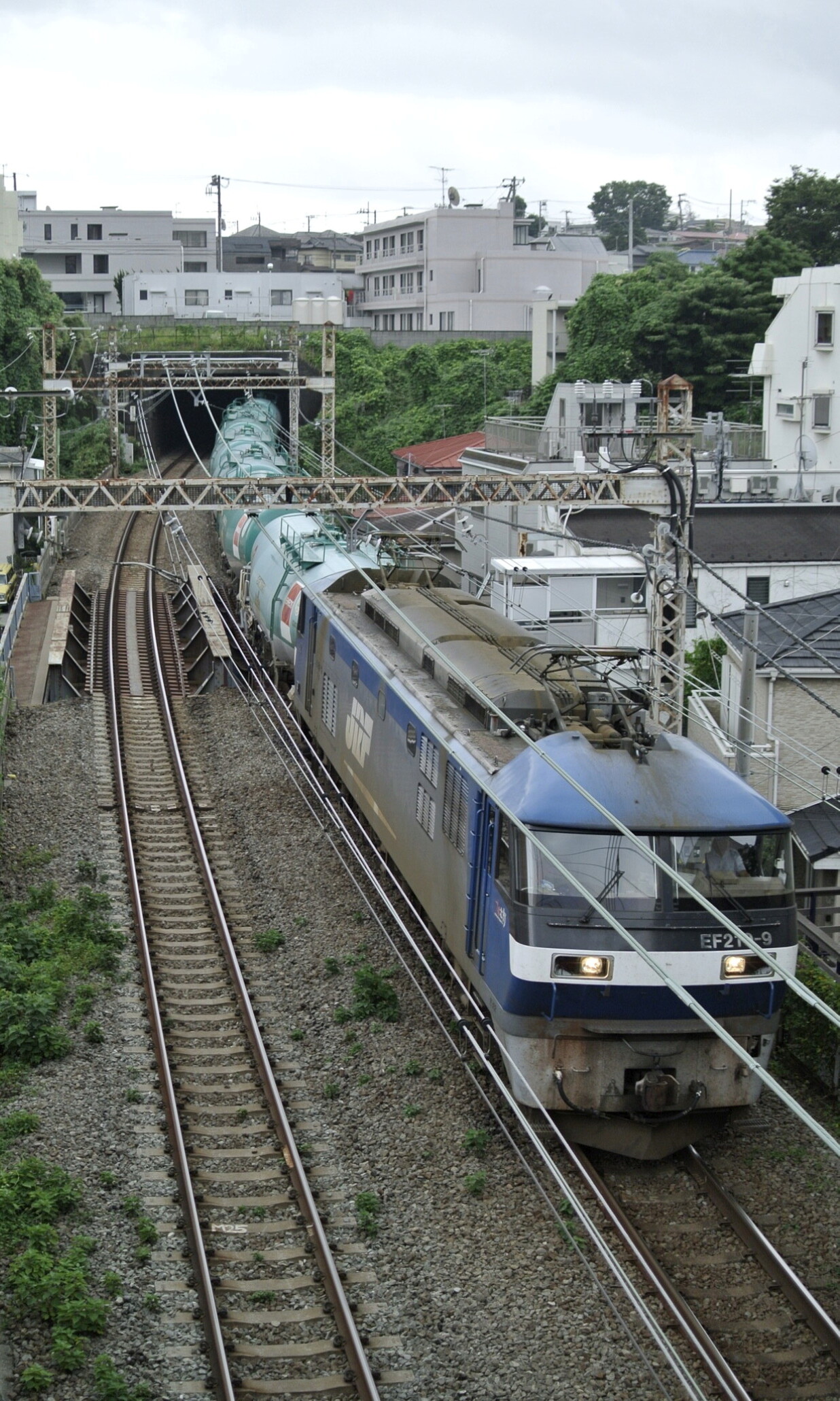 EF210