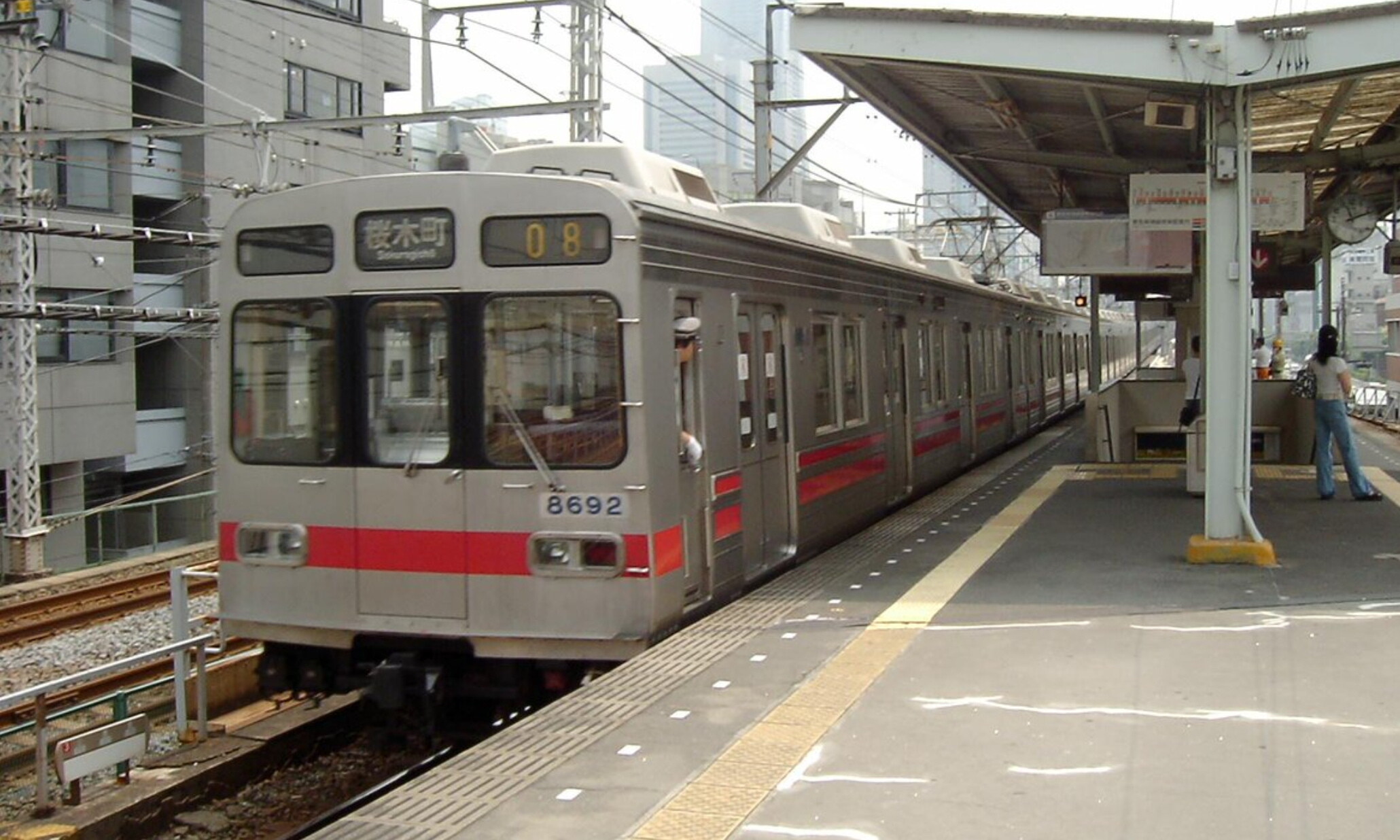 Tokyu_Toyoko_Line_Takashimacho_Station