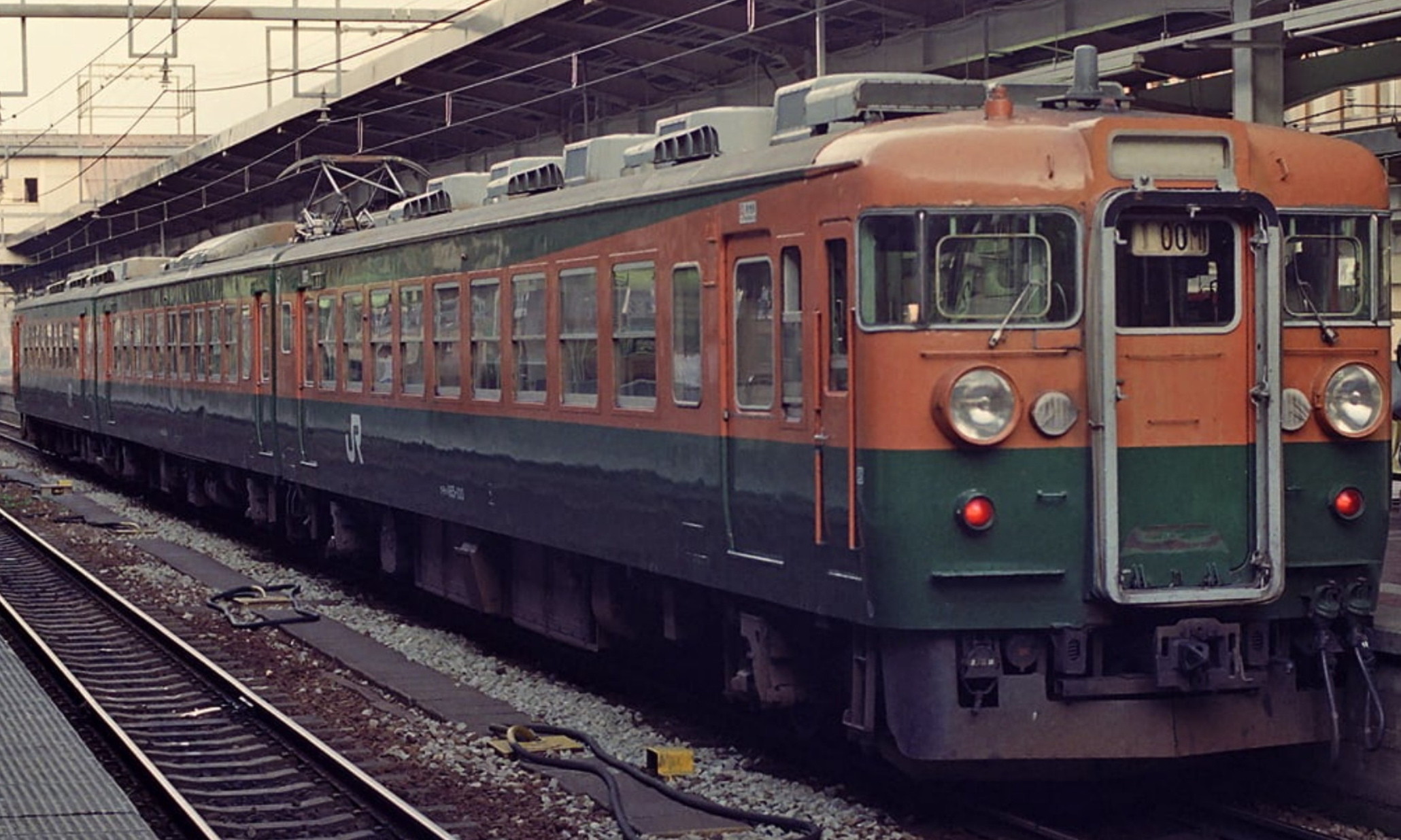 JR_East_165_Series(Echigo_Line)