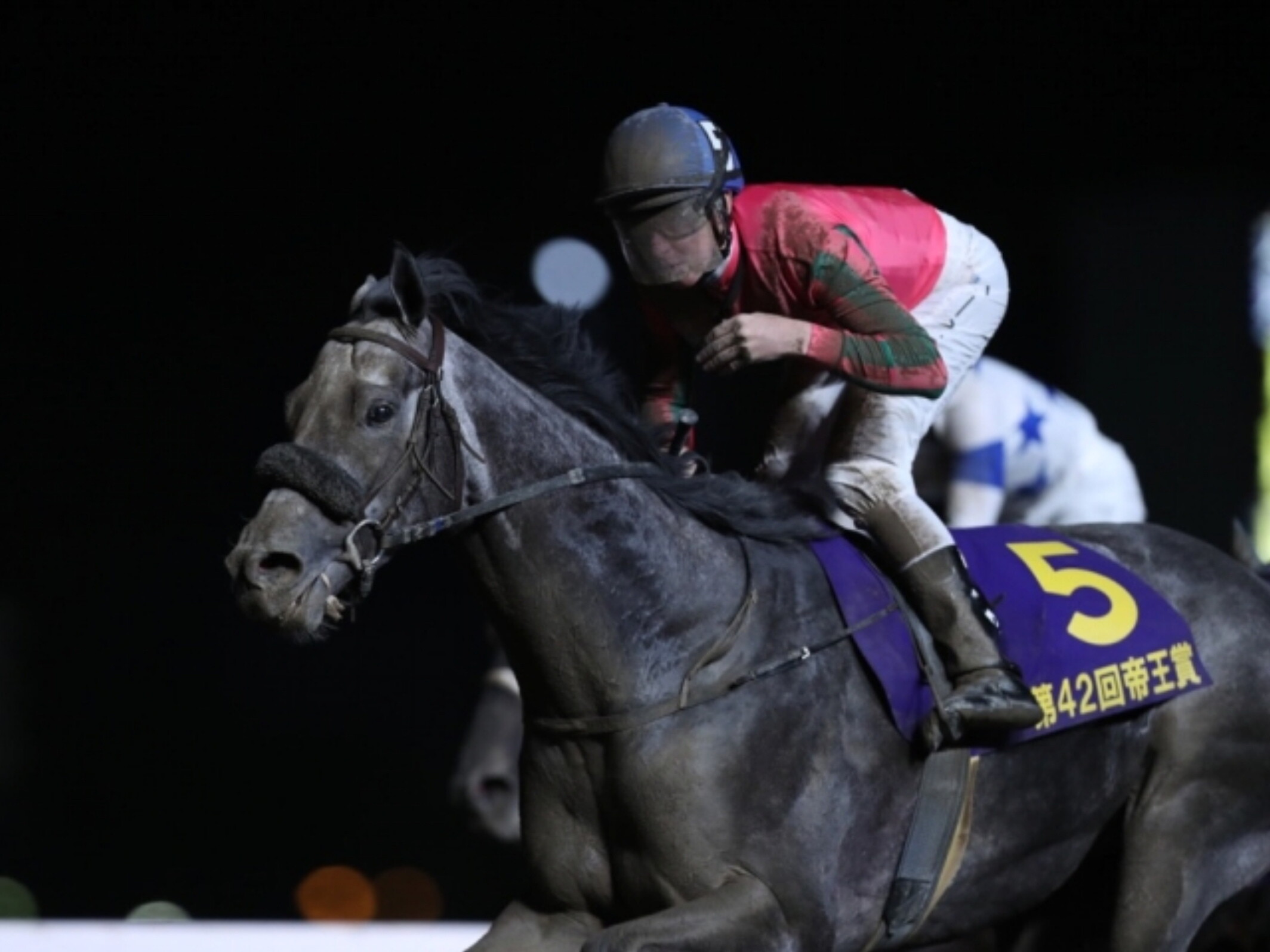 Damian_Lane_with_Omega_Perfume(Teio-sho_2019)