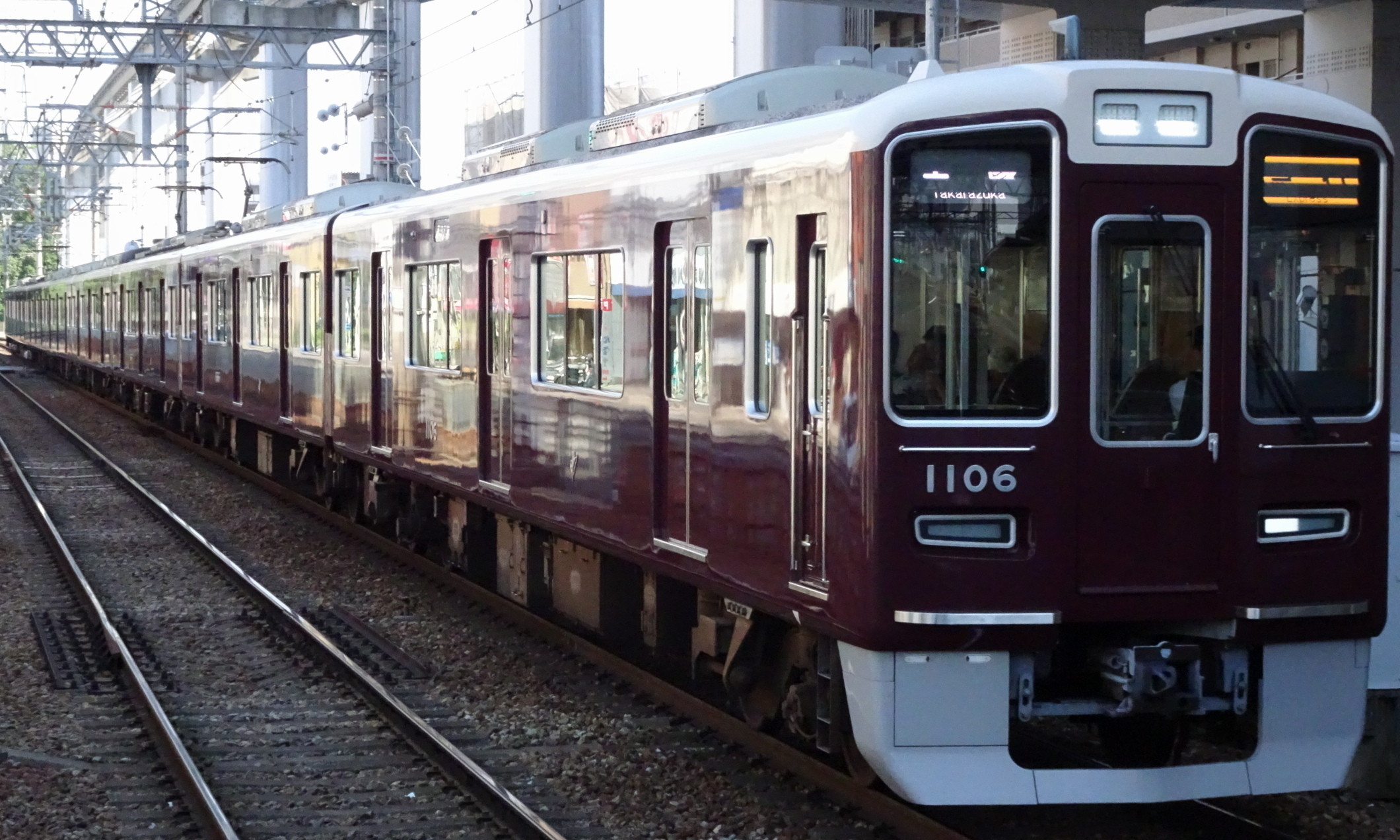 Hankyu_1000_Series