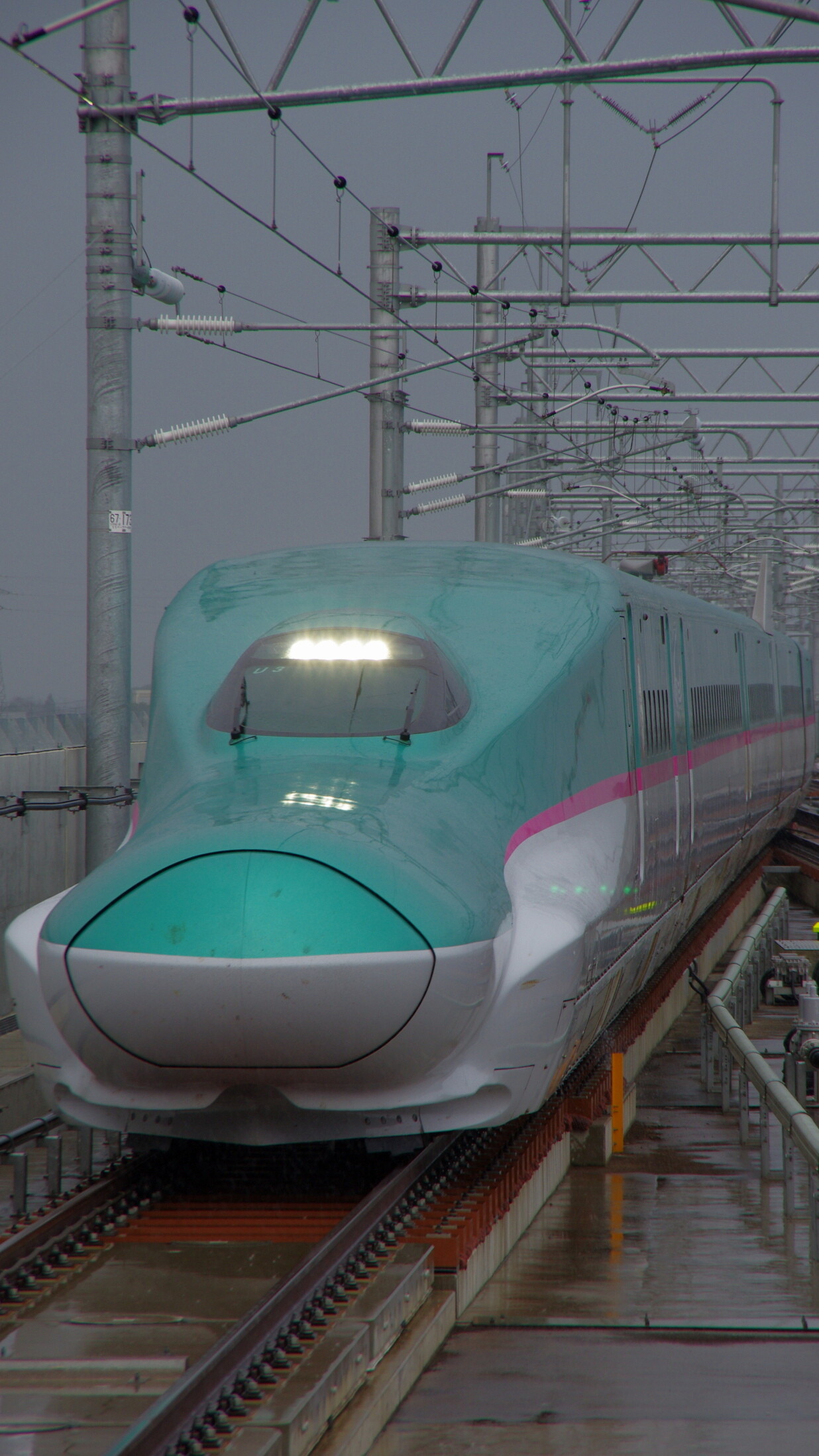 JR_East_E5_Series_Tohoku_Shinkansen