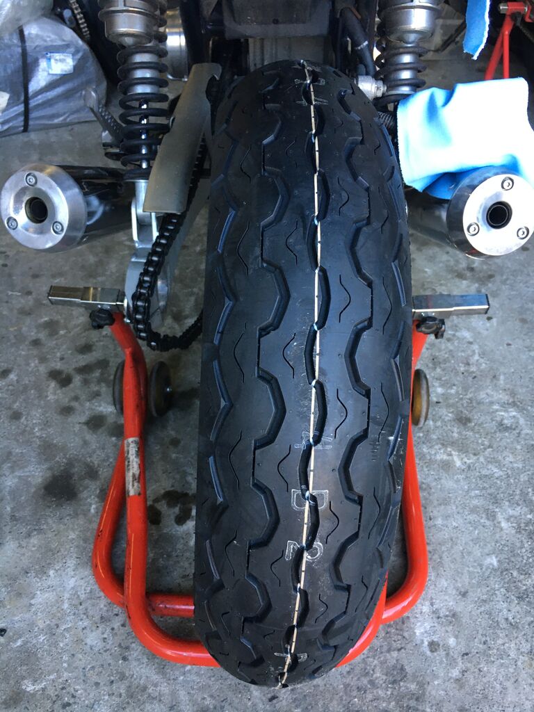 KAWASAKI ZEPHYR750 ZR750C カワサキ ゼファー750 リアタイヤ交換 : つ
