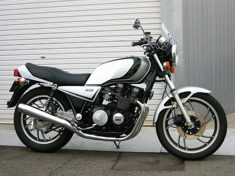 YAMAHA XJ750E 5G8 ヤマハ XJ750E キャブ交換1 : つーあんどふぉーすとろーく YAMAHA XJ750E 5G8 ヤマハ XJ750E キャブ交換1 : つーあんどふぉーすとろーく