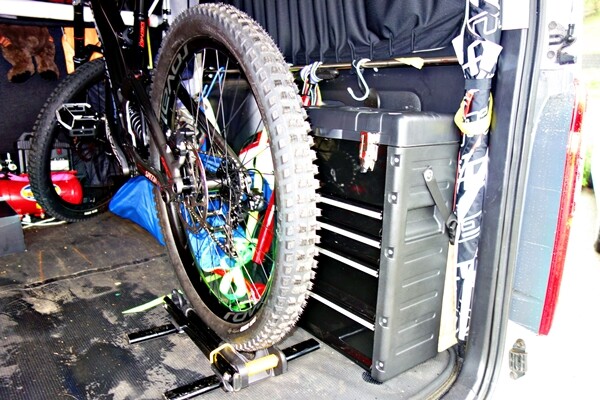 ハイエース自転車トランポ 人生暇つぶし