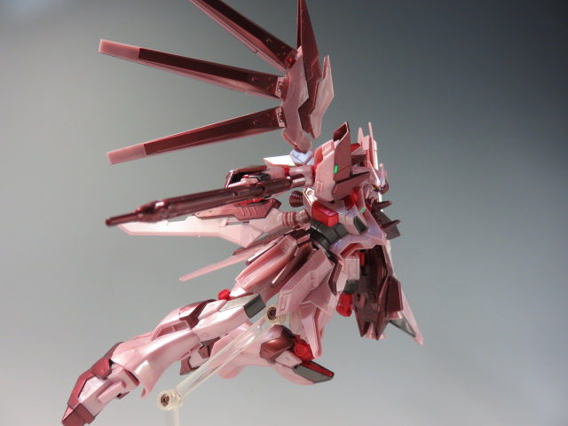 HGBF Hi-νガンダムヴレイブアメイジング Ver.紅の彗星 レビュー