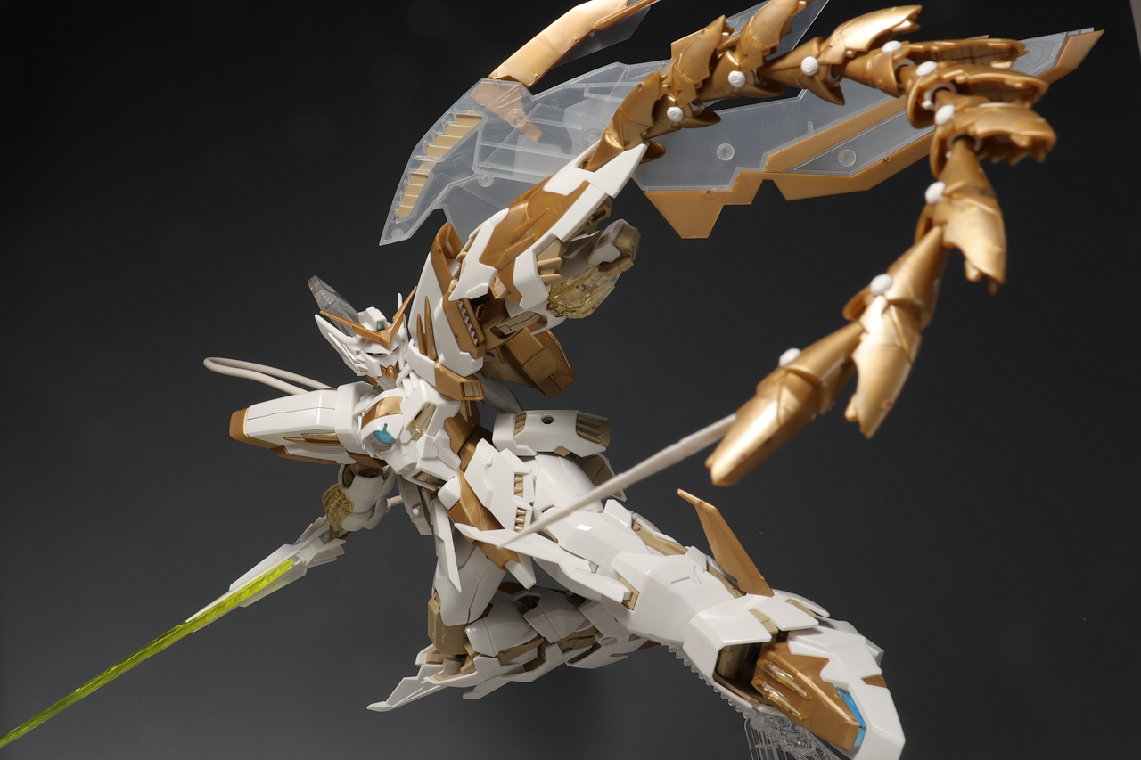 MG ガンダムエピオンEW [CROSS CONTRAST COLORS / CLEAR WHITE MG ガンダムエピオンEW [CROSS CONTRAST COLORS / CLEAR WHITE