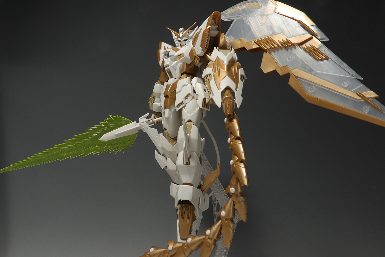 ガンダムエピオンEWCROSSCONTRASTCOLORSCLEAR WHITE MG 1/100 Gundam Epyon EW Cross Contrast Color/Clear White