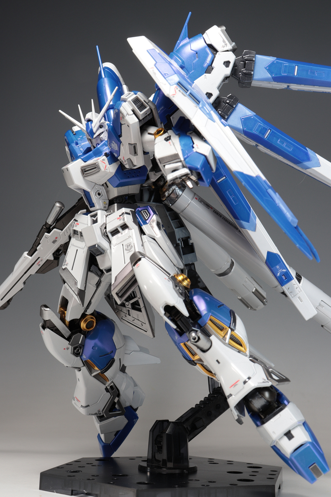 RG Hi-νガンダム チタニウムフィニッシュ 完成 : デンデロの消失 RG Hi-νガンダム チタニウムフィニッシュ 完成 : デンデロの消失