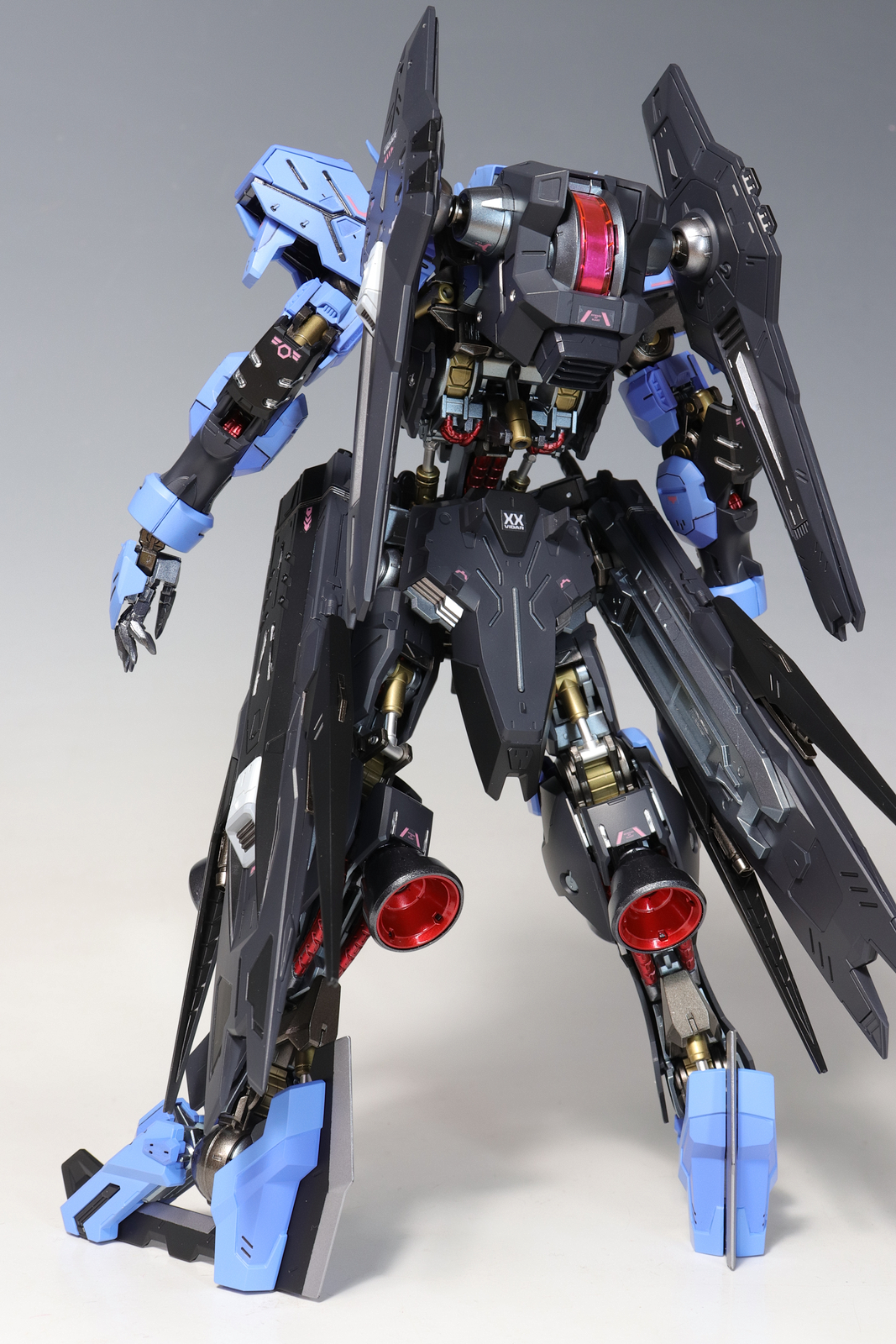 MG 1/100ガンダムヴィダール 塗装完成品 - メルカリ