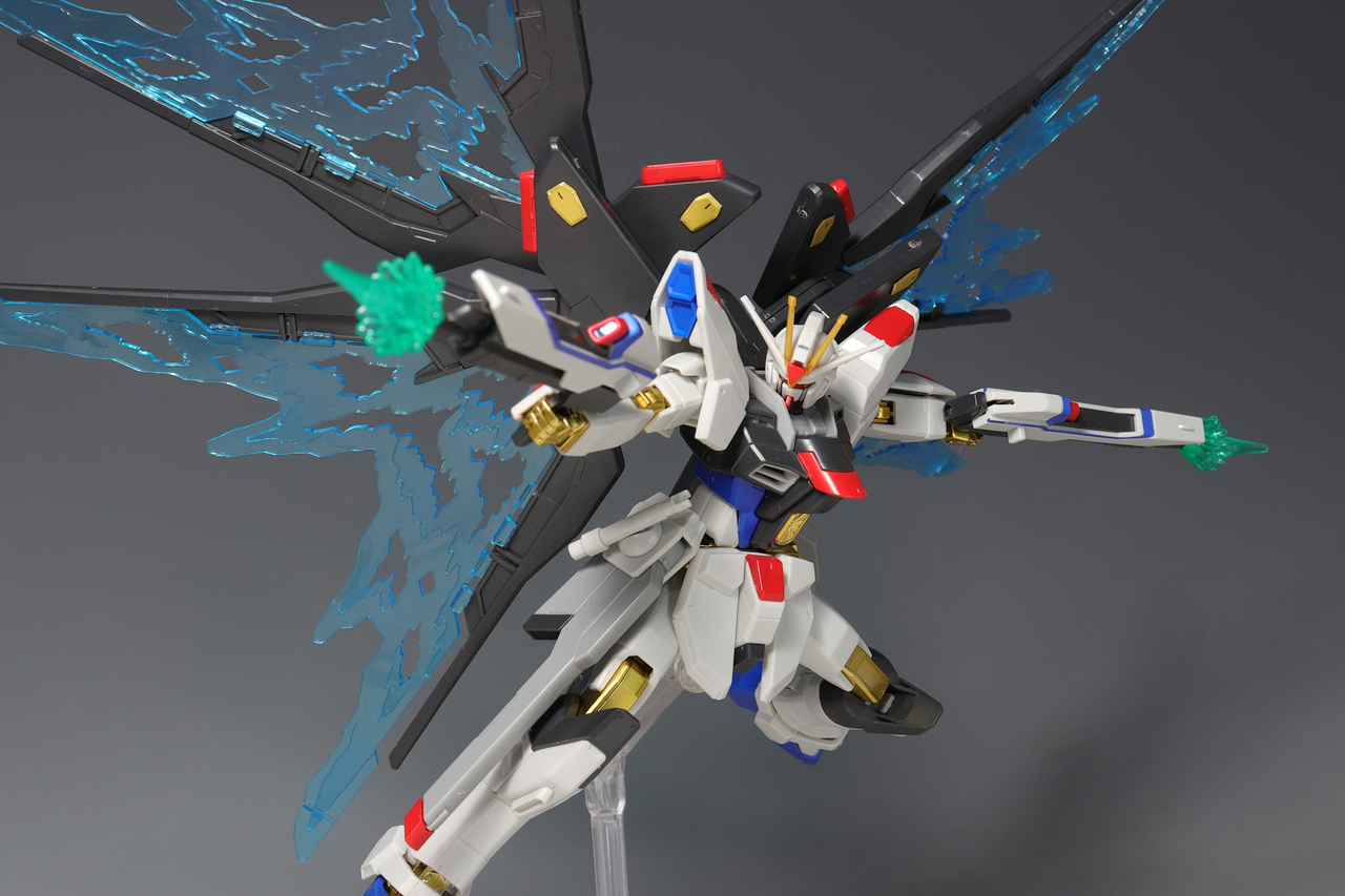 HGCE ストライクフリーダムガンダム 光の翼DXエディション HGCE ストライクフリーダムガンダム 光の翼DXエディション