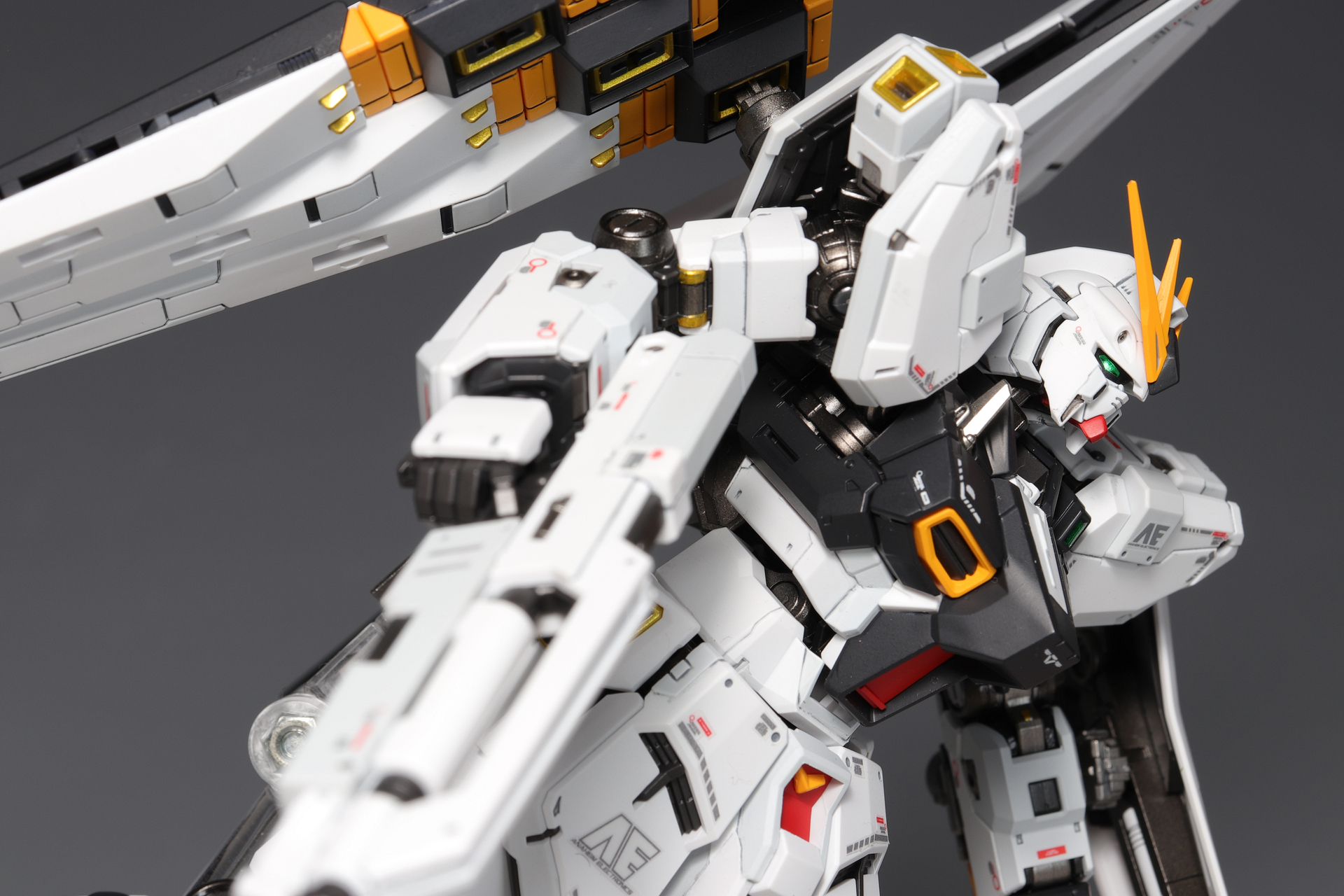 RG νガンダム (ダブル・フィン・ファンネル装備型) 塗装/完成 RG νガンダム (ダブル・フィン・ファンネル装備型) 塗装/完成