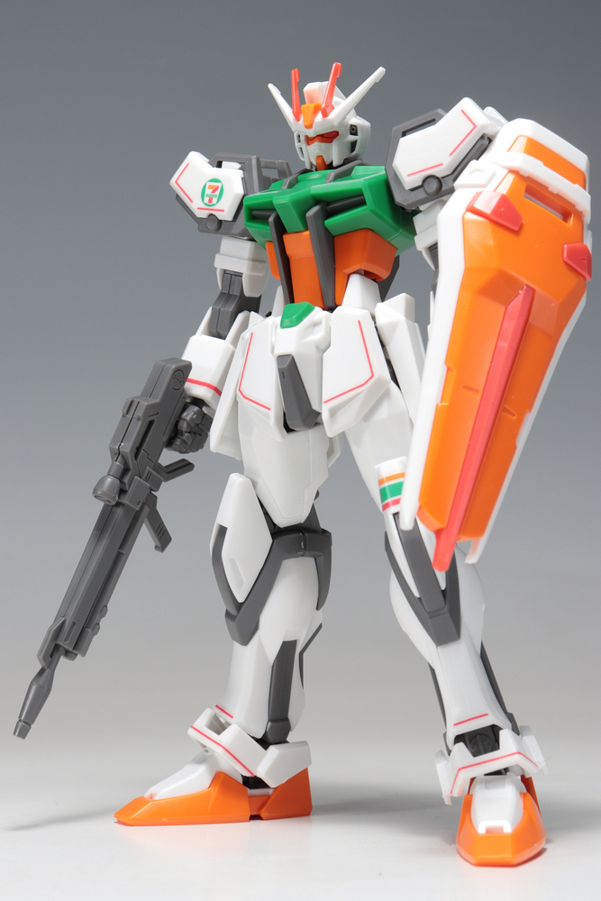 BANDAI - HG ルブリス EG ストライク EG ν セブンイレブン限定 EG ストライクガンダム セブンイレブン限定カラー : おもちゃの
