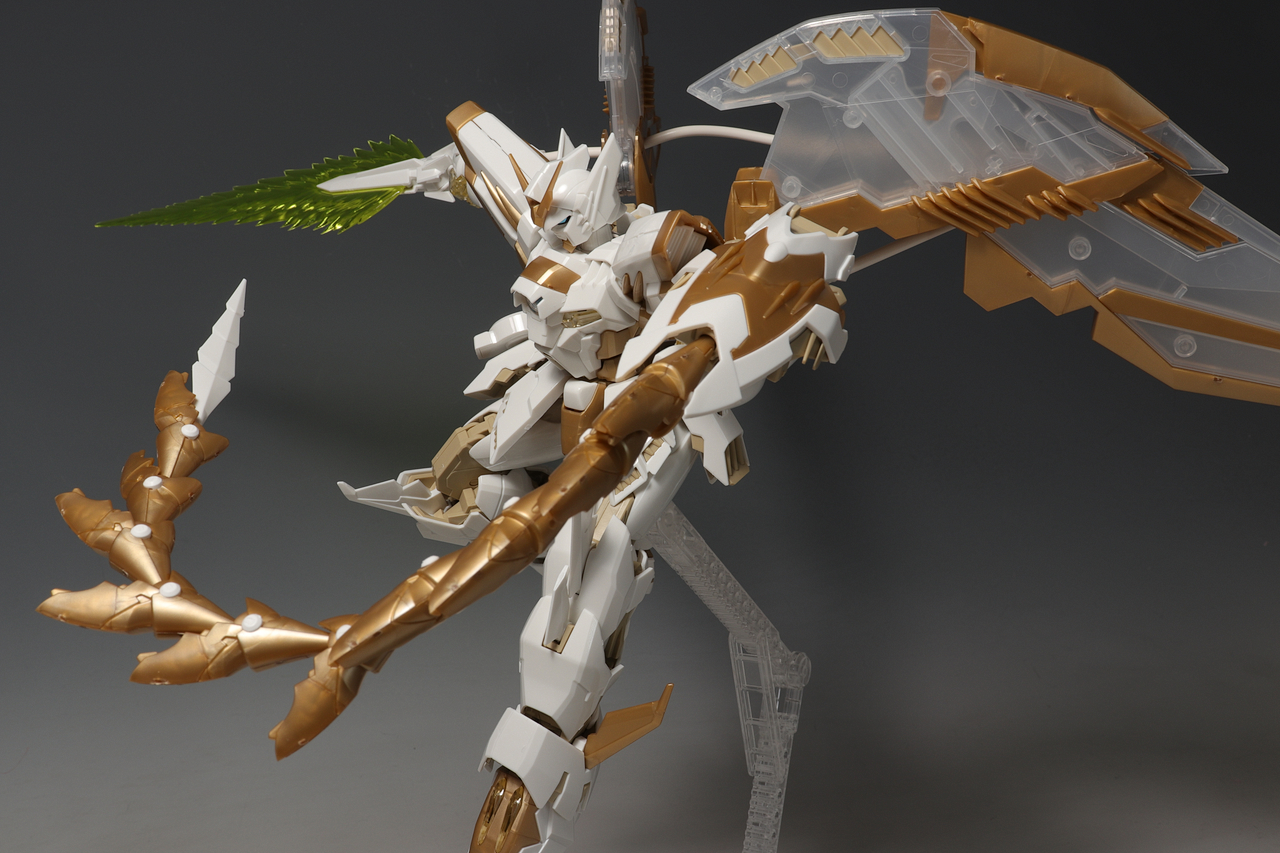 MG ガンダムエピオン EW クリアホワイト　クロスコントラストカラー MG ガンダムエピオン EW クリアホワイト クロスコントラスト