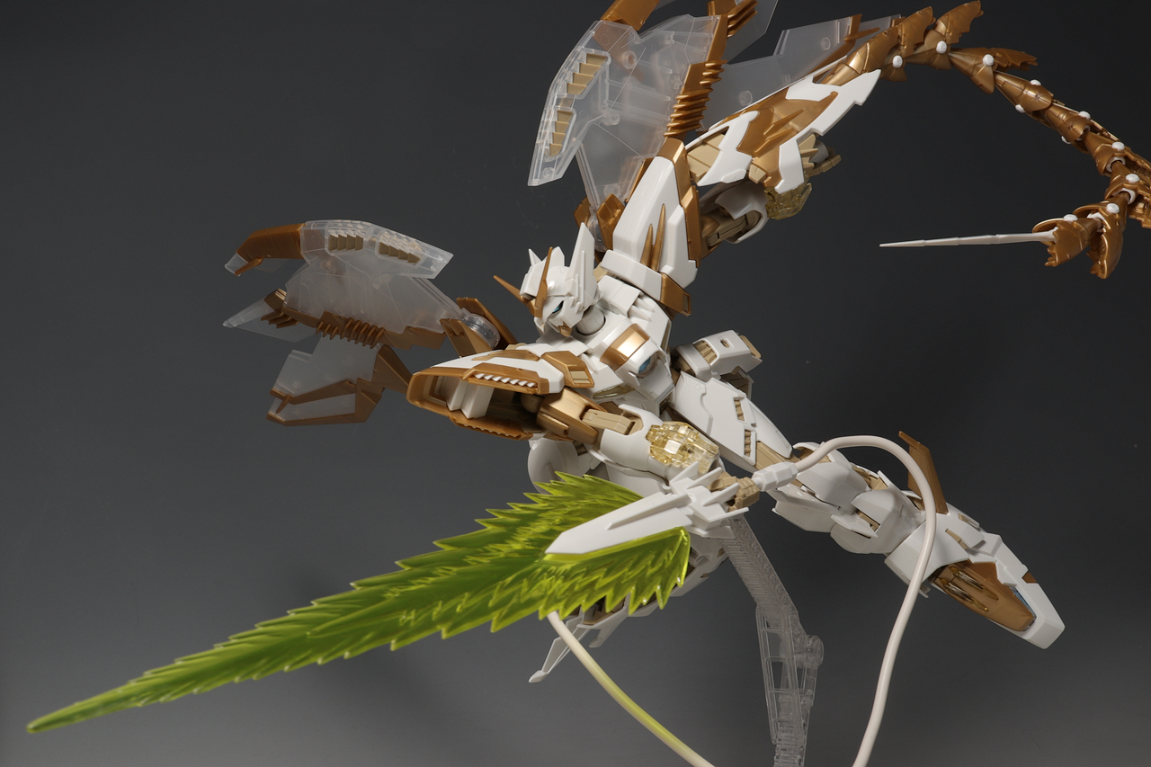 MG ガンダムエピオンEW [CROSS CONTRAST COLORS / CLEAR WHITE MG ガンダムエピオンEW [CROSS CONTRAST COLORS / CLEAR WHITE