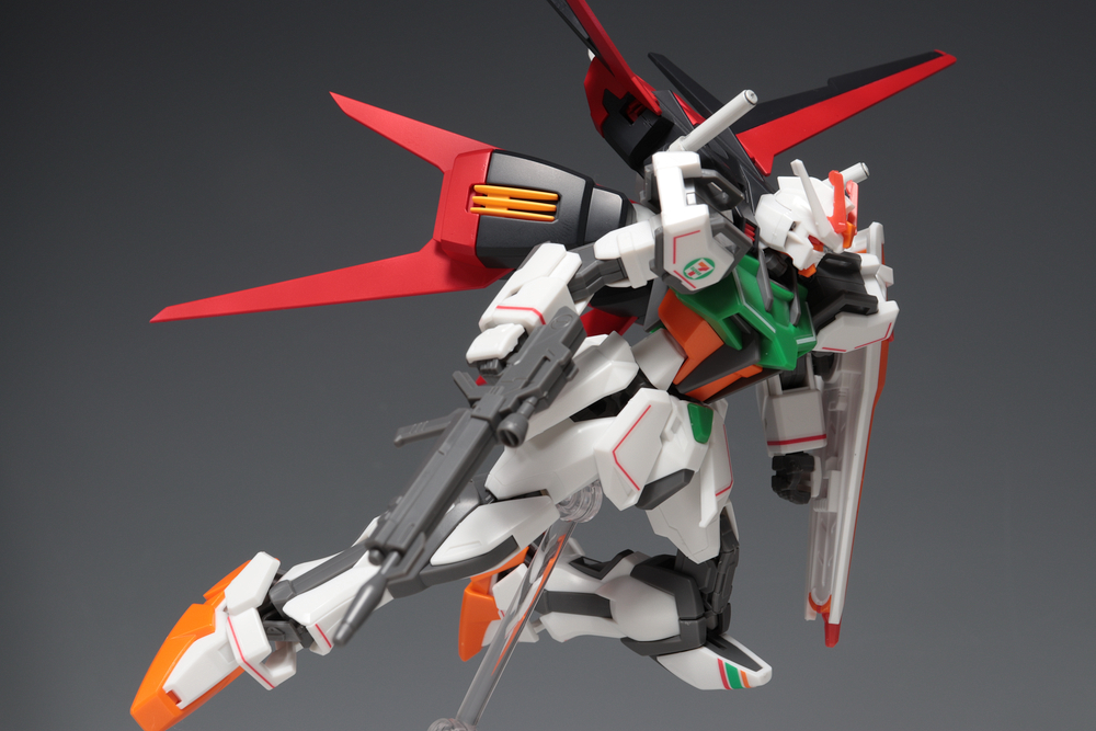 BANDAI - HG ルブリス EG ストライク EG ν セブンイレブン限定 EG ストライクガンダム セブンイレブン限定カラー : おもちゃの
