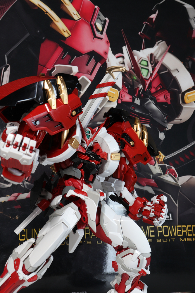 Hi-Resolution Model（ﾊｲﾚｿﾞﾘｭｰｼｮﾝﾓﾃﾞﾙ） ガンダムアストレイ レッド