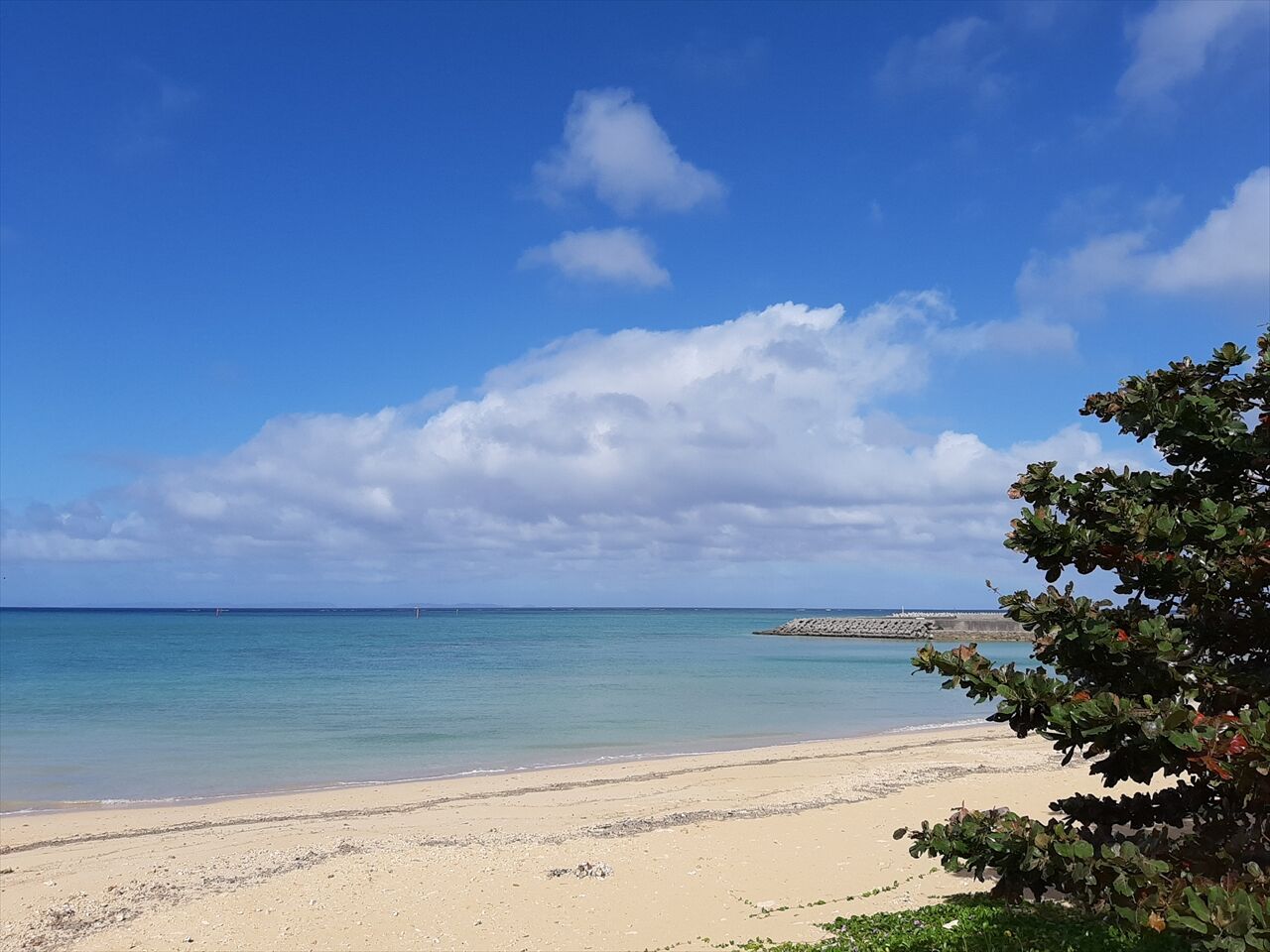 21年11月の旅 沖縄南部の海も綺麗 人生の長い午後