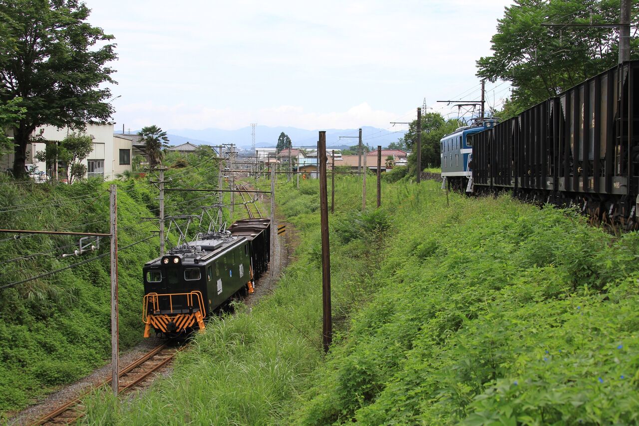 年8月1日 三峰口駅でのイベント用 デキ1 ヲキ2両 の送り込み本番と8月3日の返却回送 電気屋の鉄道資料館 年8月1日 三峰口駅でのイベント用 デキ1 ヲキ2両 の送り込み本番と8月3日の返却回送 電気屋の鉄道資料館