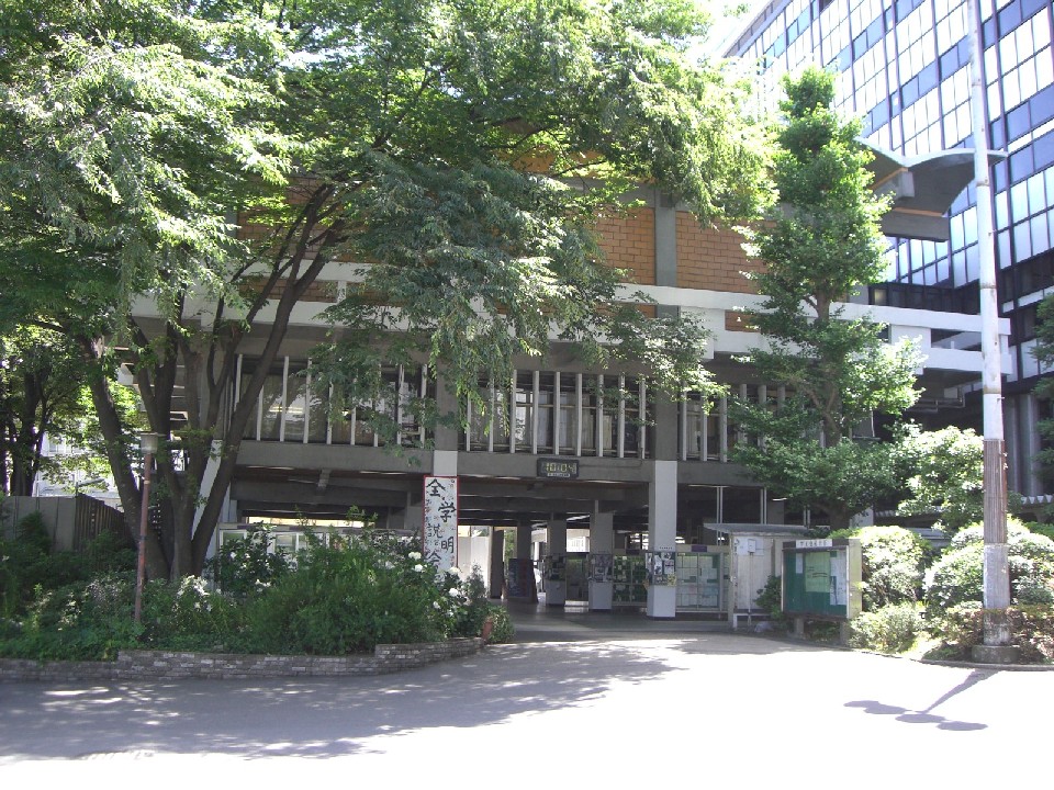 法政大学 その1 55年館・58年館 : Arthur's place