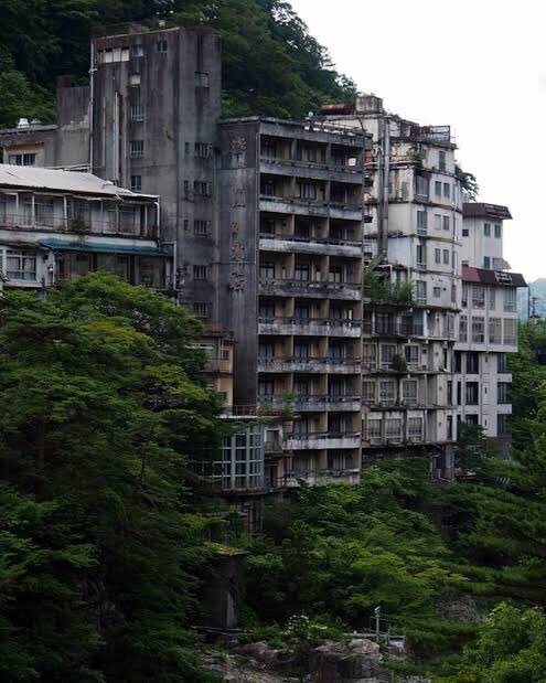 【20枚】廃墟とか廃村のワクワクする画像貼ってけ : 匿名だって暇つぶしを真剣