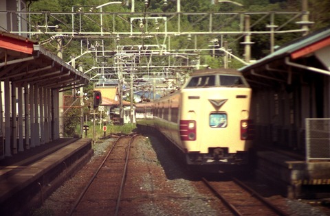 910316