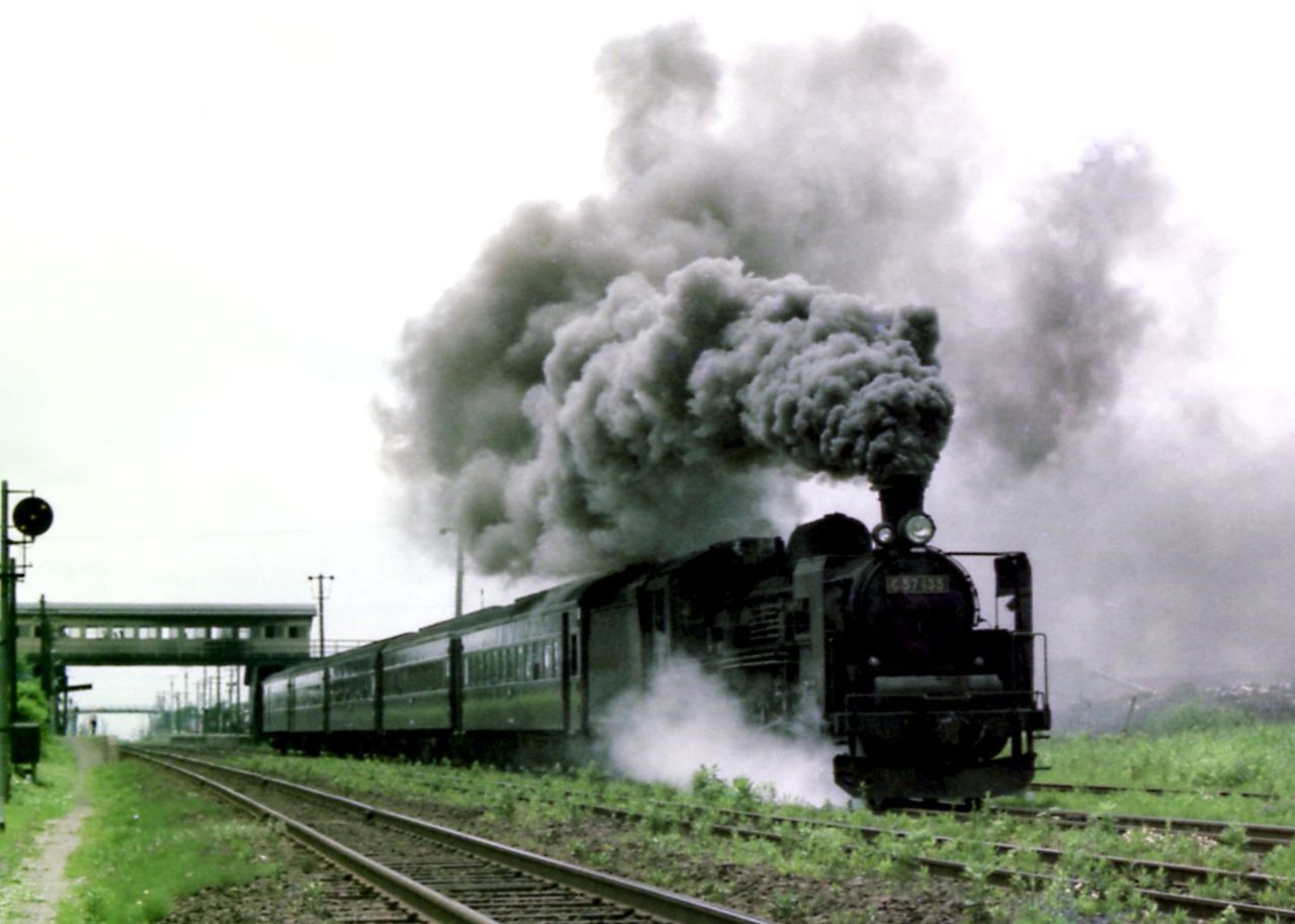 日本最後のSL旅客列車 C57-135 木製写真パネル 全紙サイズ