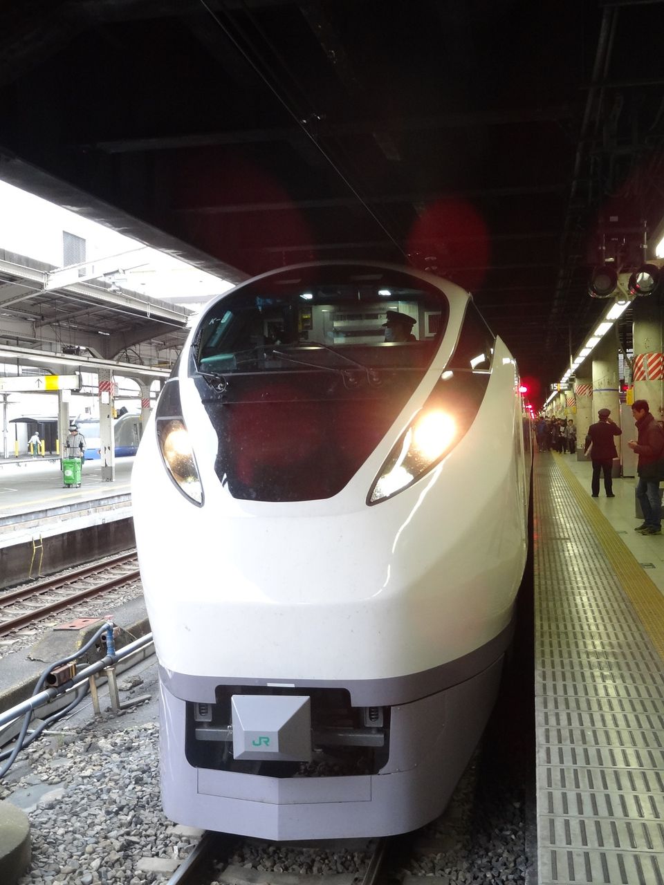 JR東日本E657系特急「復興いわきフラガール号」でデビュー