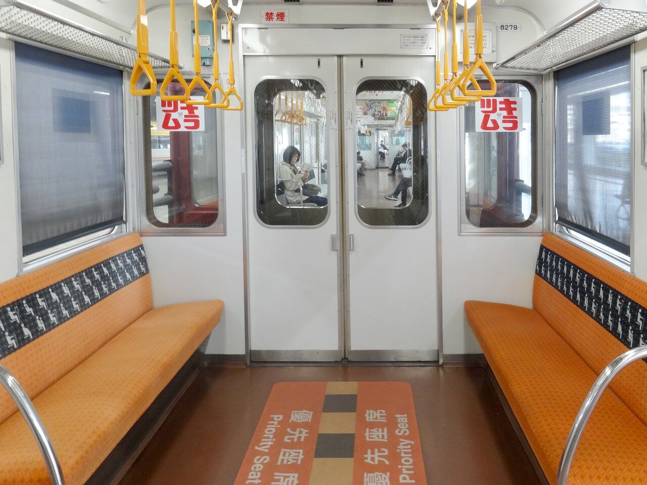 近鉄8000系内装リニューアル車 あの電車の車内を見よう レール Kq倶楽部