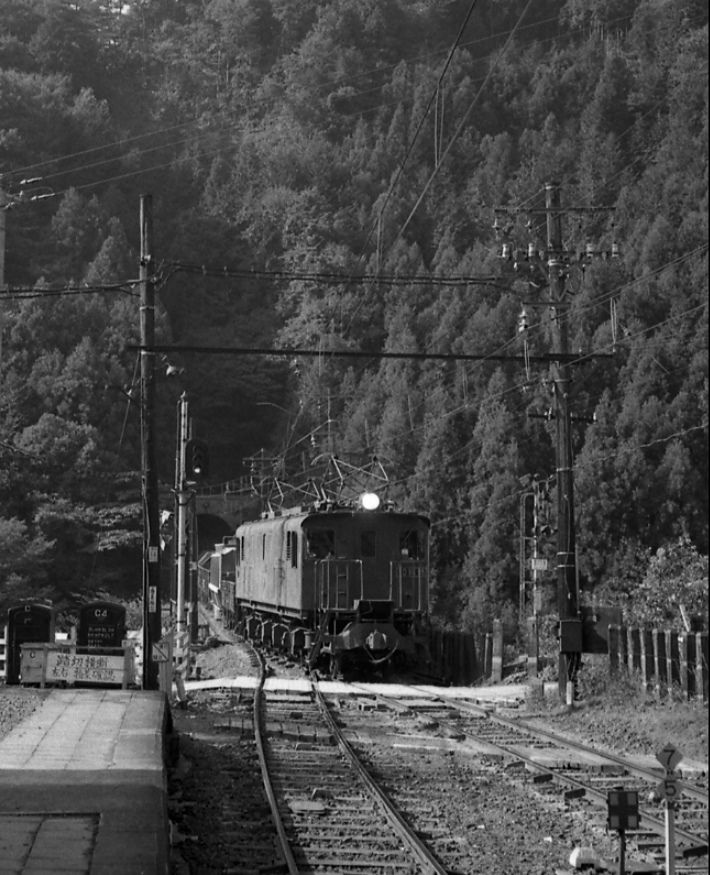 青梅線の秋＃4～昭和スナップ写真館～ : レール＆KQ倶楽部