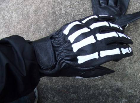スケルトンレザーグローブで走ってくれ！ : GOOD FELLASへようこそ！