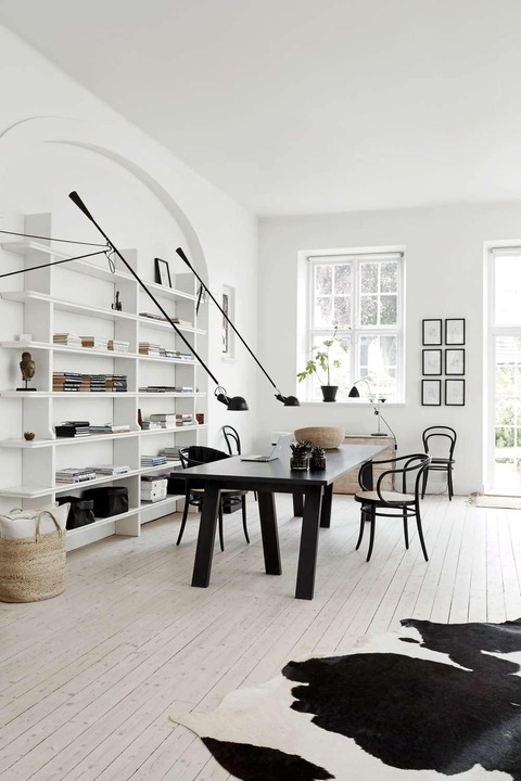 Natural Balack & White